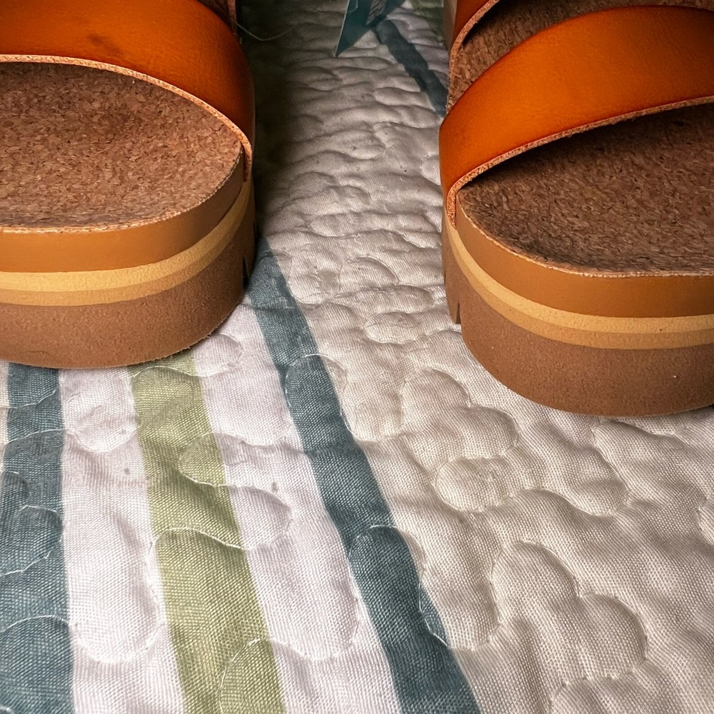 Reef Tan Cork Platform Slide Sandals - Picture 4 of 8